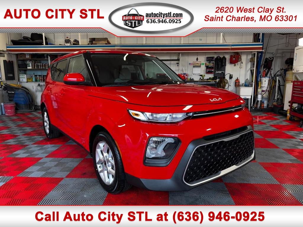 2022 Kia Soul LX's photo